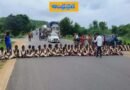 Kamareddy | పురుగుల అన్నం తినలేం.. రోడ్డెక్కి విద్యార్థుల నిరసన