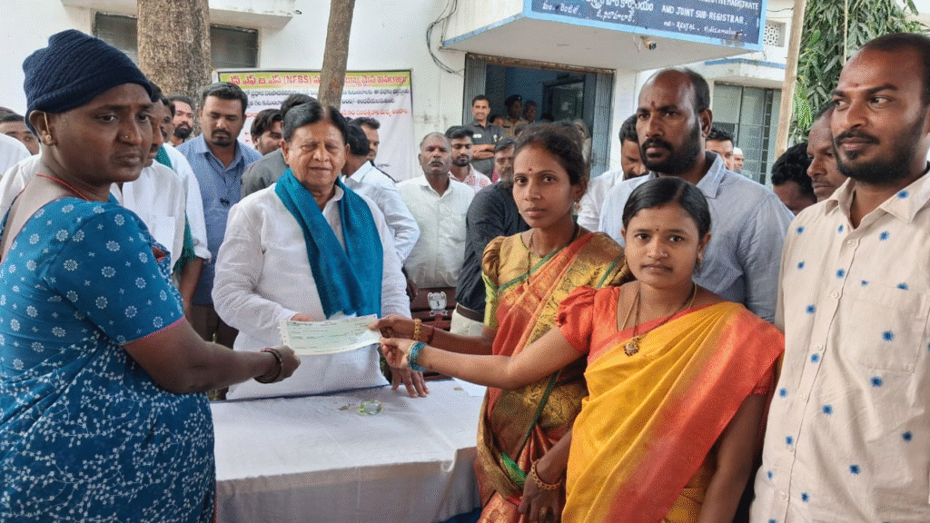 900 ration cards |