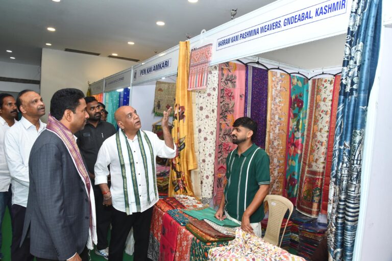 112 handloom associations