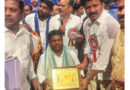 దళిత రత్న అవార్డు అందుకున్నకలకొండ యాదగిరి