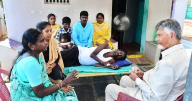 Ap Cm With People : పేదమ్మకు భరోసా Andhra Prabha News