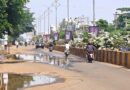 రోడ్డు పై మురుగు నీరు..