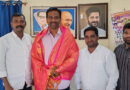 తహసీల్దార్‌ను మర్యాదపూర్వకంగా కలిసిన సర్పంచ్ శైలేందర్