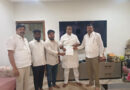వాకిటి సాయికుమార్‌కు సీఎం సహాయ నిధి చెక్కు పంపిణీ చేసిన ఎమ్మెల్యే మల్లారెడ్డి…..