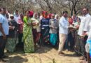 ఉపాధి హామీ కూలీలకు మజ్జిగ పాకెట్లు పంపిణీ