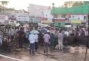 గాలివాన బీభత్సం.. భారీ వేపచెట్టు నేలమట్టం