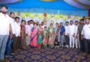 చిన్నారులను ఆశీర్వదించిన ఎమ్మెల్యే యశస్విని, ఝాన్సీ రెడ్డి