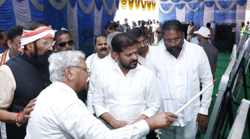ఇరిగేషన్ ప్రాజెక్టుల ఫొటో గ్యాలరీని పరిశీలించిన సీఎం