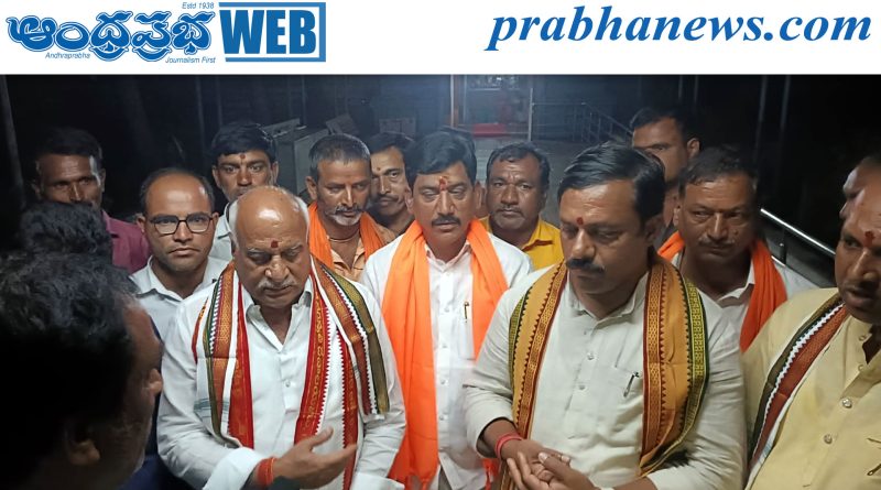 బాసర జ్ఞానసరస్వతి అమ్మవారిని దర్శించుకున్న ఎమ్మెల్యేలు