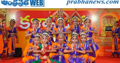 ఇంద్రకీలాద్రిపై భక్తిరస జల్లు..