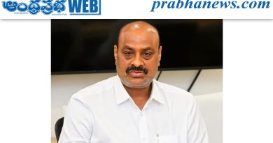 పరామర్శ పేరుతో బలప్రదర్శనలు